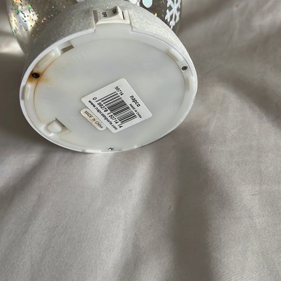 Napco snowflake glitter globe. - Picture 3 of 5